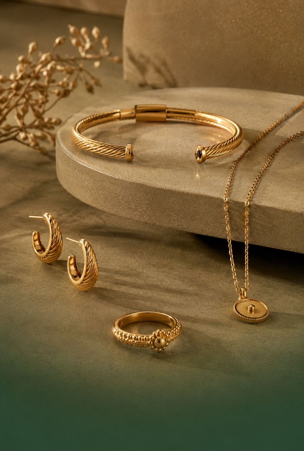 Diamond rings in different shapes by Carat & Kin